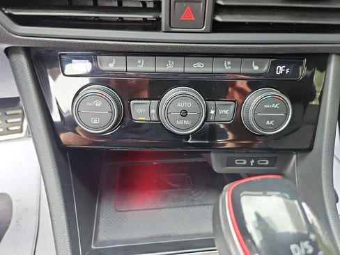 Used 2022 Volkswagen Jetta GLI Autobahn FWD image 14