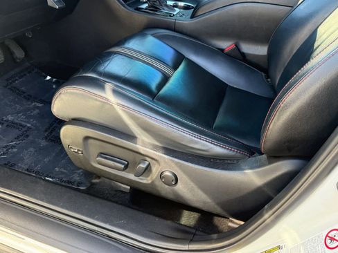 Used 2019 Toyota Highlander SE image 13