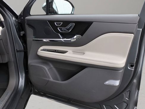 Used 2024 Lincoln Corsair Reserve w/ Equipment Group 201A image 16