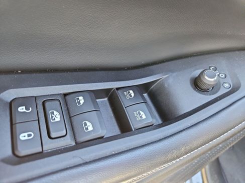 Used 2023 Jeep Grand Cherokee Altitude AWD/4WD image 22