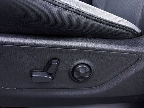 Used 2019 RAM 1500 Big Horn RWD image 14