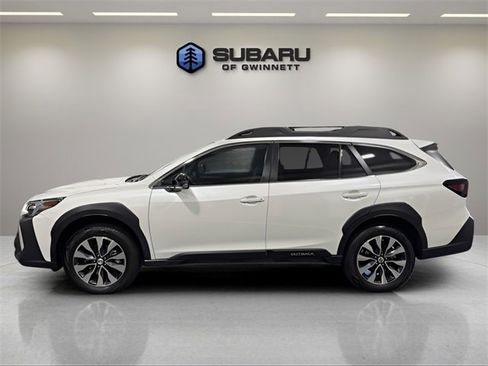 Used 2023 Subaru Outback Limited image 2