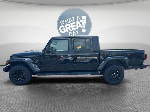 Used 2022 Jeep Gladiator Sport AWD/4WD image 7