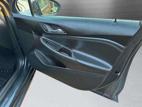 Used 2017 Chevrolet Cruze Premier image 21