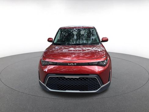 Used 2025 Kia Soul LX w/ LX Technology Package FWD image 2