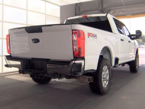 Used 2024 Ford F250 XLT w/ FX4 Off-Road Package AWD/4WD image 2