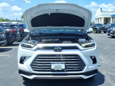 Used 2025 Toyota Grand Highlander AWD Hybrid image 33