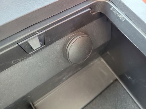 Used 2025 Ford Mustang Premium image 10