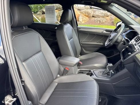 Certified 2023 Volkswagen Tiguan SE R-Line FWD image 13