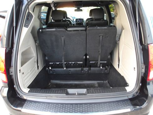 Used 2019 Dodge Grand Caravan SXT FWD image 23