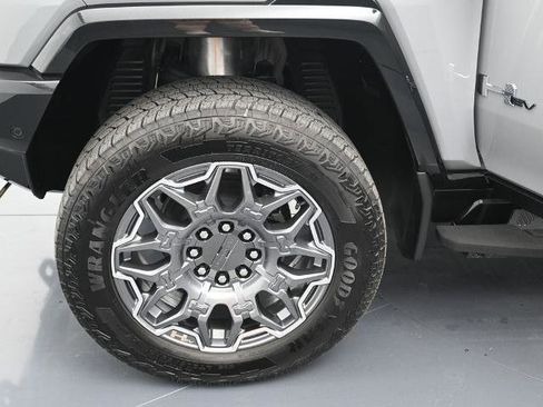 New 2025 GMC Hummer EV 3X image 9