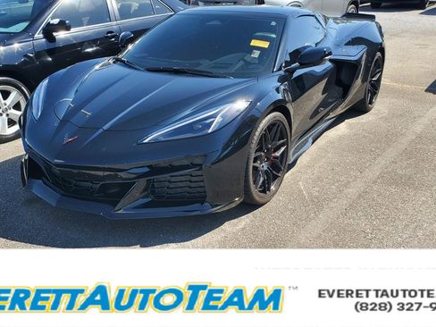 Used 2025 Chevrolet Corvette Z06 image 1