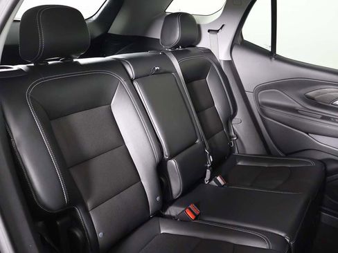 Used 2023 GMC Terrain SLT image 33