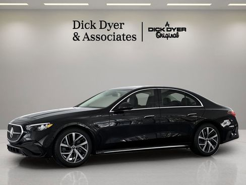 Used 2025 Mercedes-Benz E 350 Sedan image 32