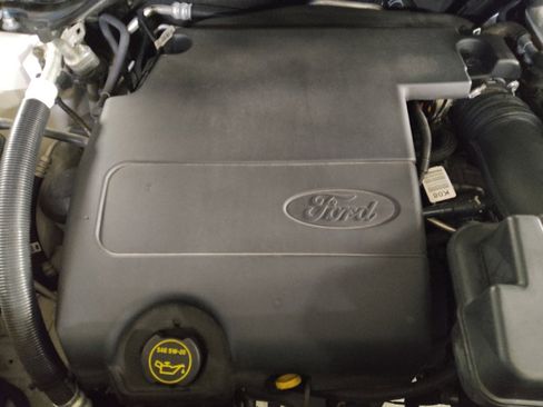 Used 2017 Ford Explorer XLT w/ Equipment Group 202A FWD image 30