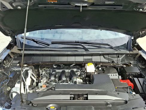 Used 2025 Nissan Pathfinder SV image 29