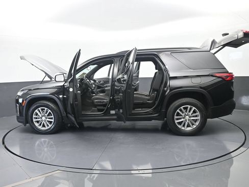 Used 2023 Chevrolet Traverse LT FWD image 77