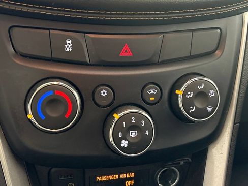 Used 2019 Chevrolet Trax LS FWD image 18