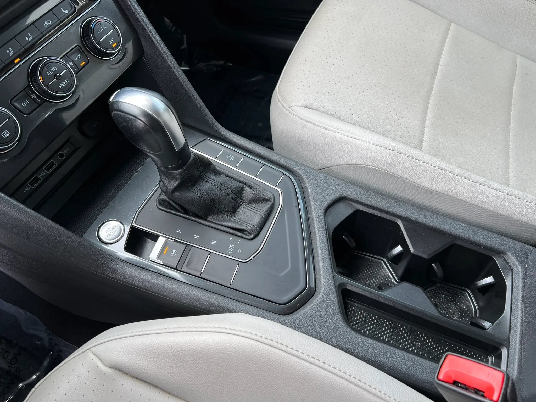 Used 2020 Volkswagen Tiguan S FWD image 19