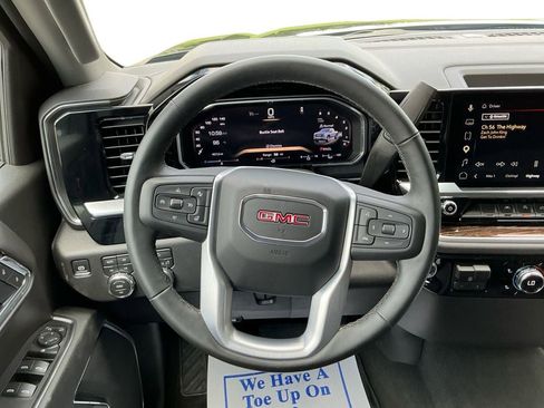 Used 2026 GMC Sierra 1500 SLE w/ X31 Off-Road Package AWD/4WD image 12