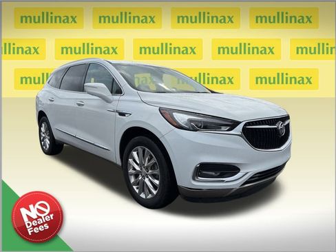 Used 2020 Buick Enclave Essence w/ Sound and Sites Package image 1