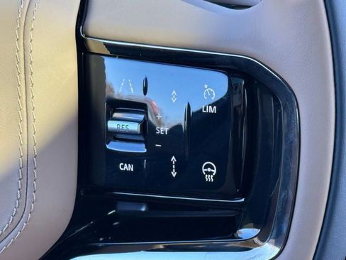 Certified 2025 Land Rover Range Rover Sport Dynamic SE AWD/4WD image 17