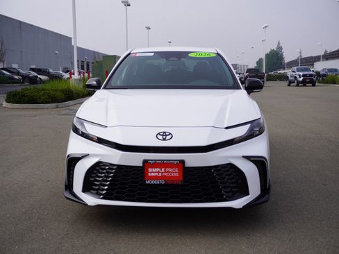 Used 2026 Toyota Camry Hybrid image 6