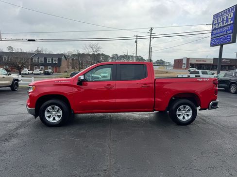 Used 2025 Chevrolet Silverado 1500 LT image 2