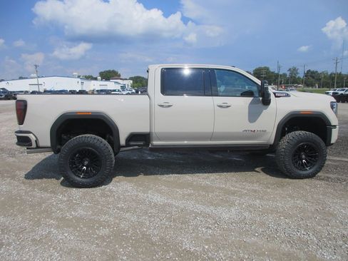 New 2026 GMC Sierra 2500 AT4 w/ AT4 Premium Plus Package AWD/4WD image 3