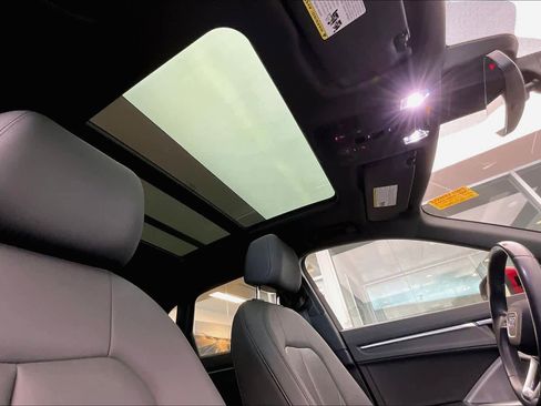 Used 2022 Audi Q3 2.0T Premium w/ Convenience Package image 25