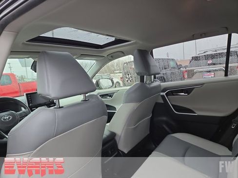 Used 2019 Toyota RAV4 Limited w/ Carpet Mat Package image 25