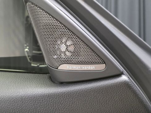 Used 2018 BMW M4 Coupe RWD image 18