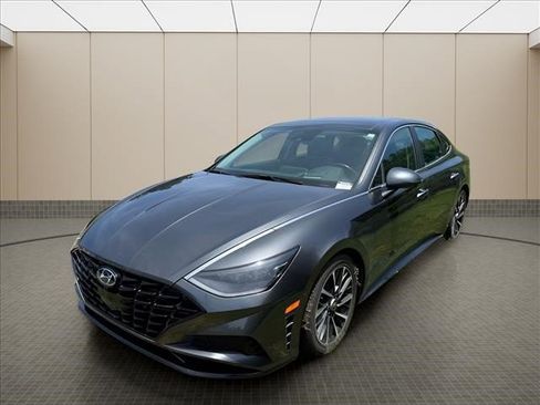 Used 2023 Hyundai Sonata Limited FWD image 2