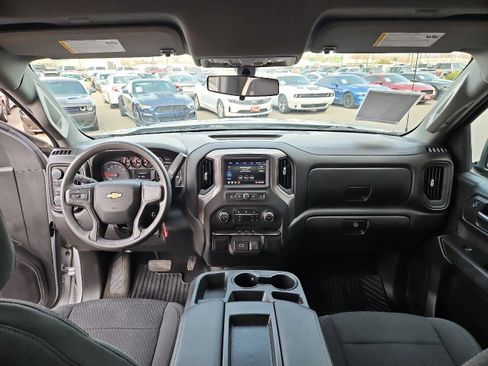 Used 2020 Chevrolet Silverado 1500 Custom w/ Custom Value Package image 18