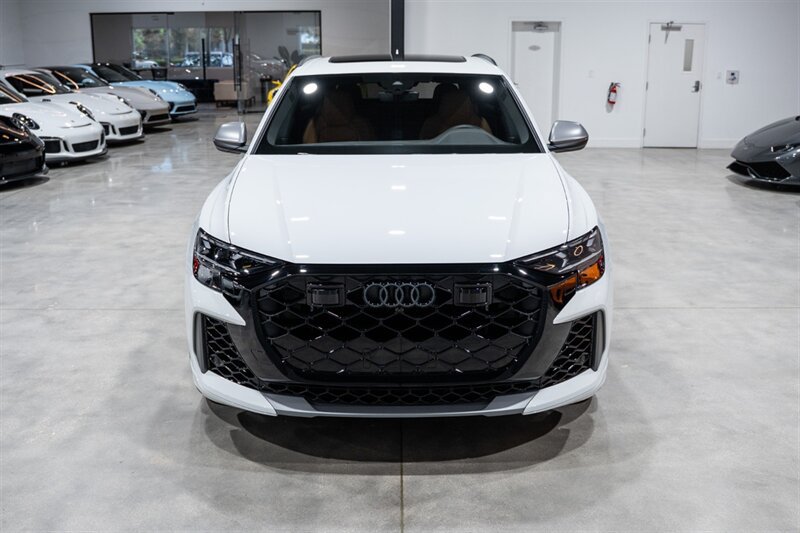 Used 2025 Audi RS Q8 performance AWD/4WD image 9