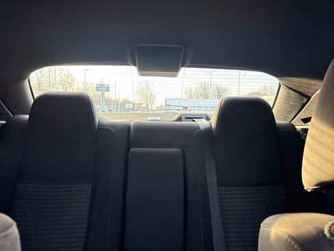 Used 2016 Dodge Challenger SXT w/ Driver Convenience Group image 34