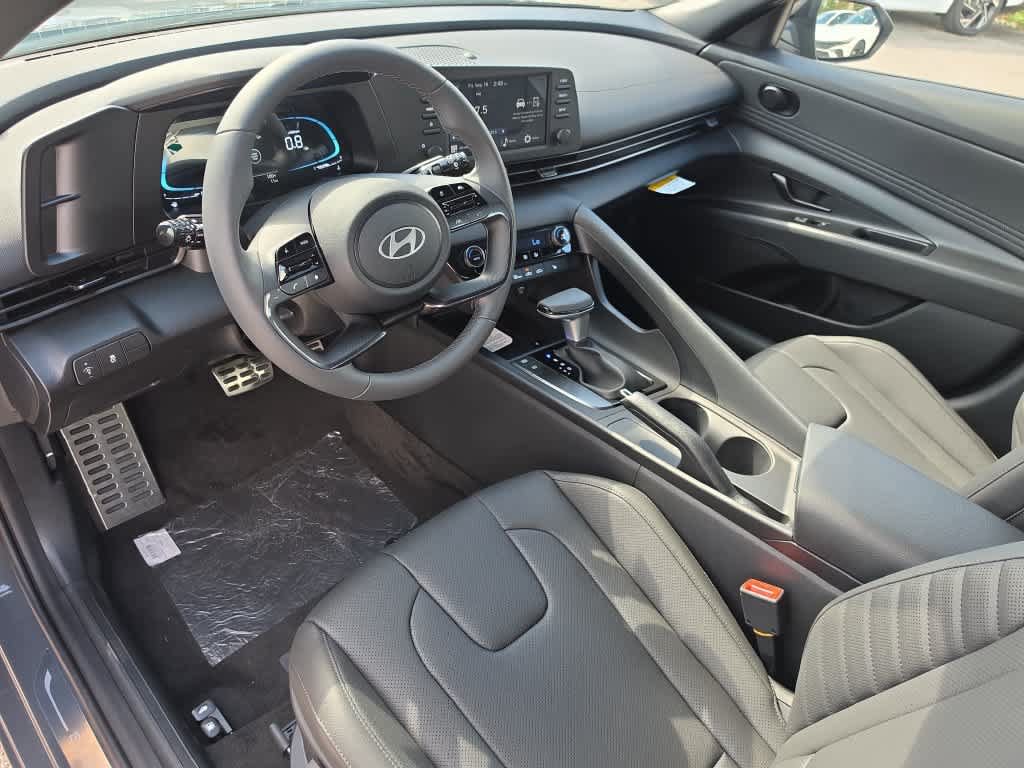 New 2026 Hyundai Elantra SEL Sport FWD image 16