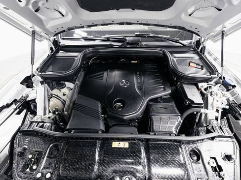 Used 2025 Mercedes-Benz GLS 450 4MATIC image 39