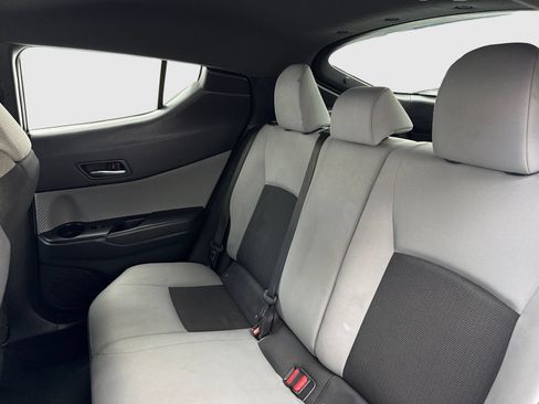 Used 2019 Toyota C-HR XLE FWD image 37