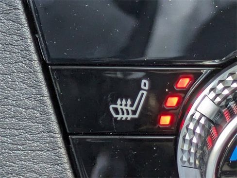 New 2025 Mitsubishi Outlander SE image 26