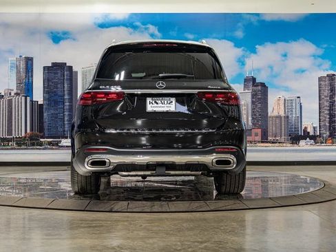 Used 2026 Mercedes-Benz GLS 450 4MATIC image 11