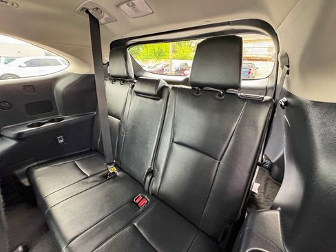 Used 2024 Toyota Highlander XLE AWD/4WD image 26