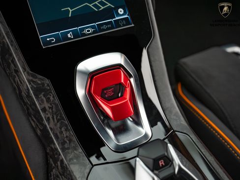 Used 2020 Lamborghini Huracan EVO image 34