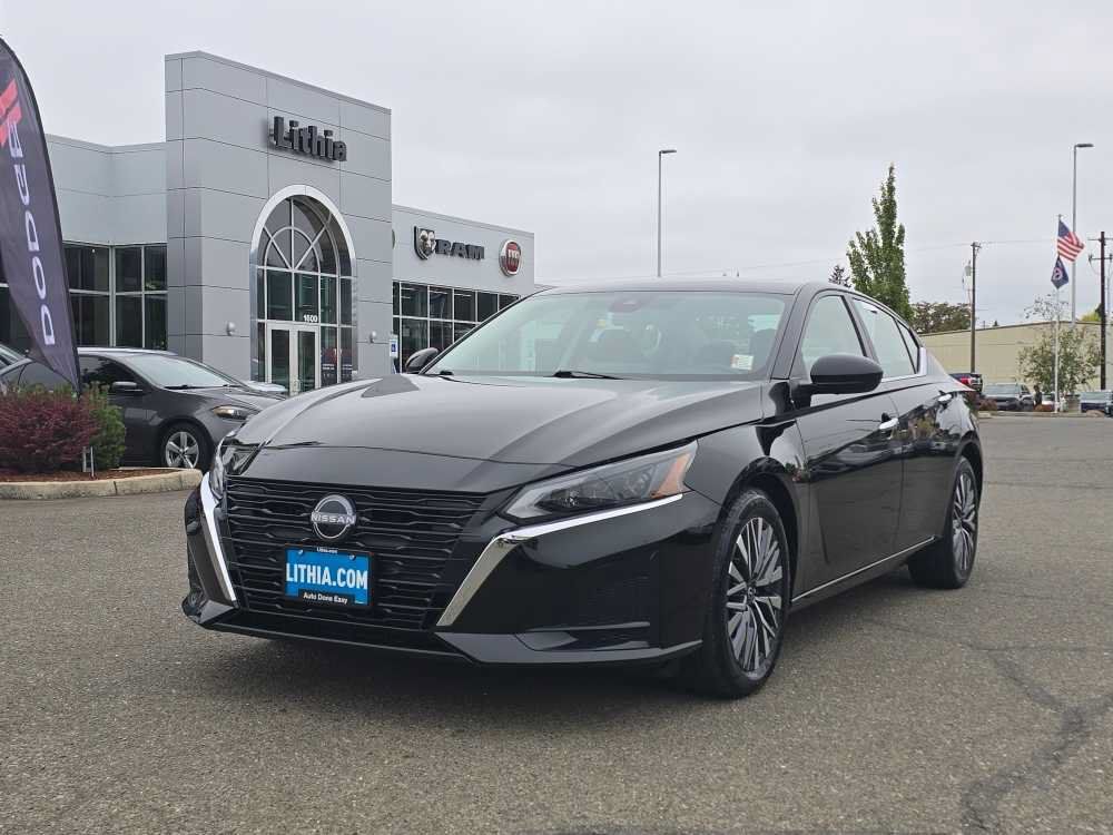Used 2023 Nissan Altima 2.5 SV w/ SV Premium Package FWD image 1