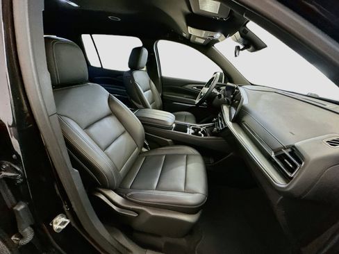 Used 2025 Chevrolet Traverse LT AWD/4WD image 34