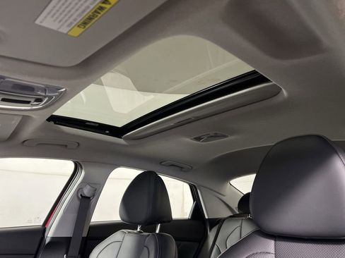 Used 2023 Hyundai Elantra Limited w/ Cargo Package image 24