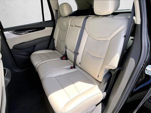 Certified 2025 Cadillac XT6 Premium Luxury w/ Technology Package FWD image 28