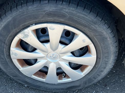 Used 2011 Toyota Corolla LE FWD image 16