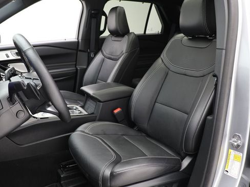 Used 2024 Ford Explorer ST w/ Technology Package image 14