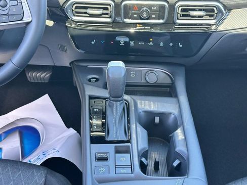 Used 2026 Nissan Sentra SV w/ SV Convenience Package FWD image 9
